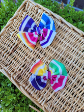 Load image into Gallery viewer, Markers Bow