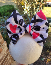 Load image into Gallery viewer, XoXo Heart Bow