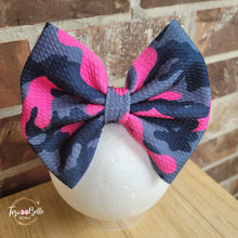 Load image into Gallery viewer, Pink Camo Bow