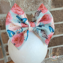 Load image into Gallery viewer, Butterfly 🦋 Roses Bow