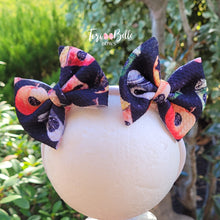 Load image into Gallery viewer, SpiderWeb Coffee Bow