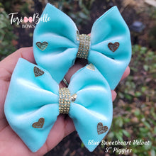 Load image into Gallery viewer, Blue Sweetheart Velvet