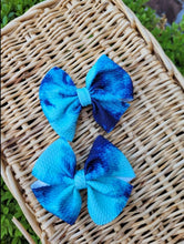 Load image into Gallery viewer, Royal Tie Dye Bow
