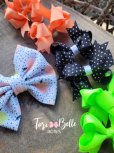 Load image into Gallery viewer, Pumpkin Dot &amp; 3 🧡🖤💚 Color Ribbon Piggies
