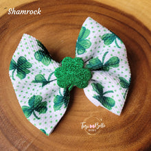 Load image into Gallery viewer, Shamrock Bow
